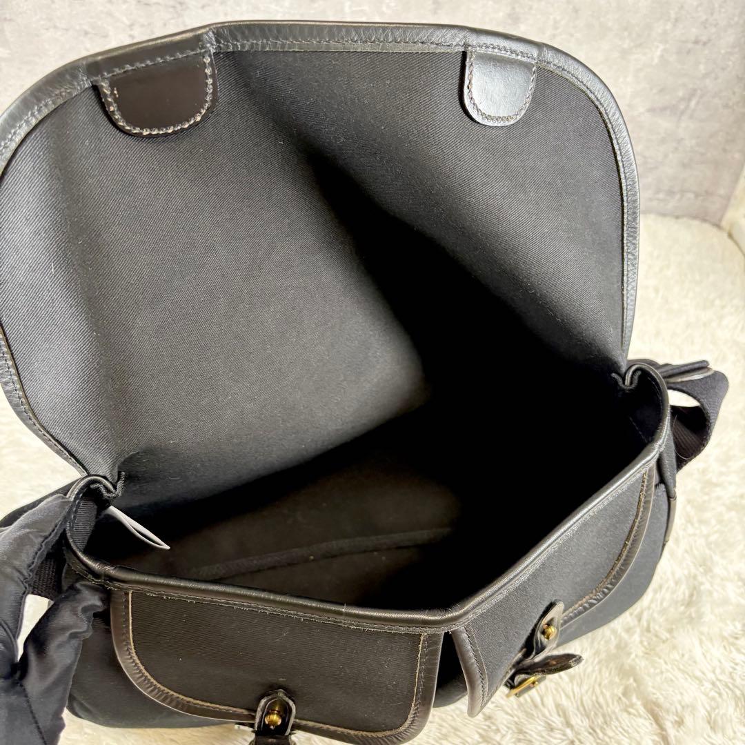 【美品】 ブレディ 黒 ショルダーバッグ アリエルトラウト メッセンジャー