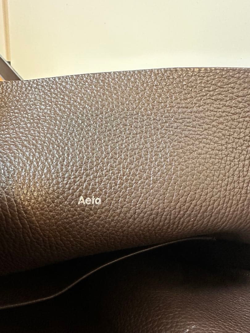 Aeta ショルダーバッグ　ブラウン　シボ革