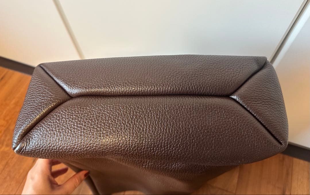 Aeta ショルダーバッグ　ブラウン　シボ革