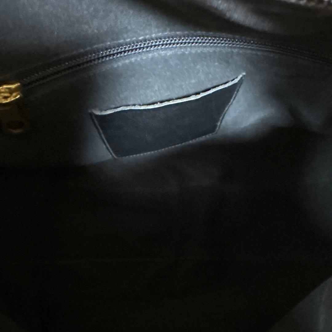 IL BISONTE ブラック レザー ハンドバッグ