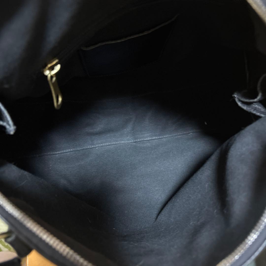 IL BISONTE ブラック レザー ハンドバッグ