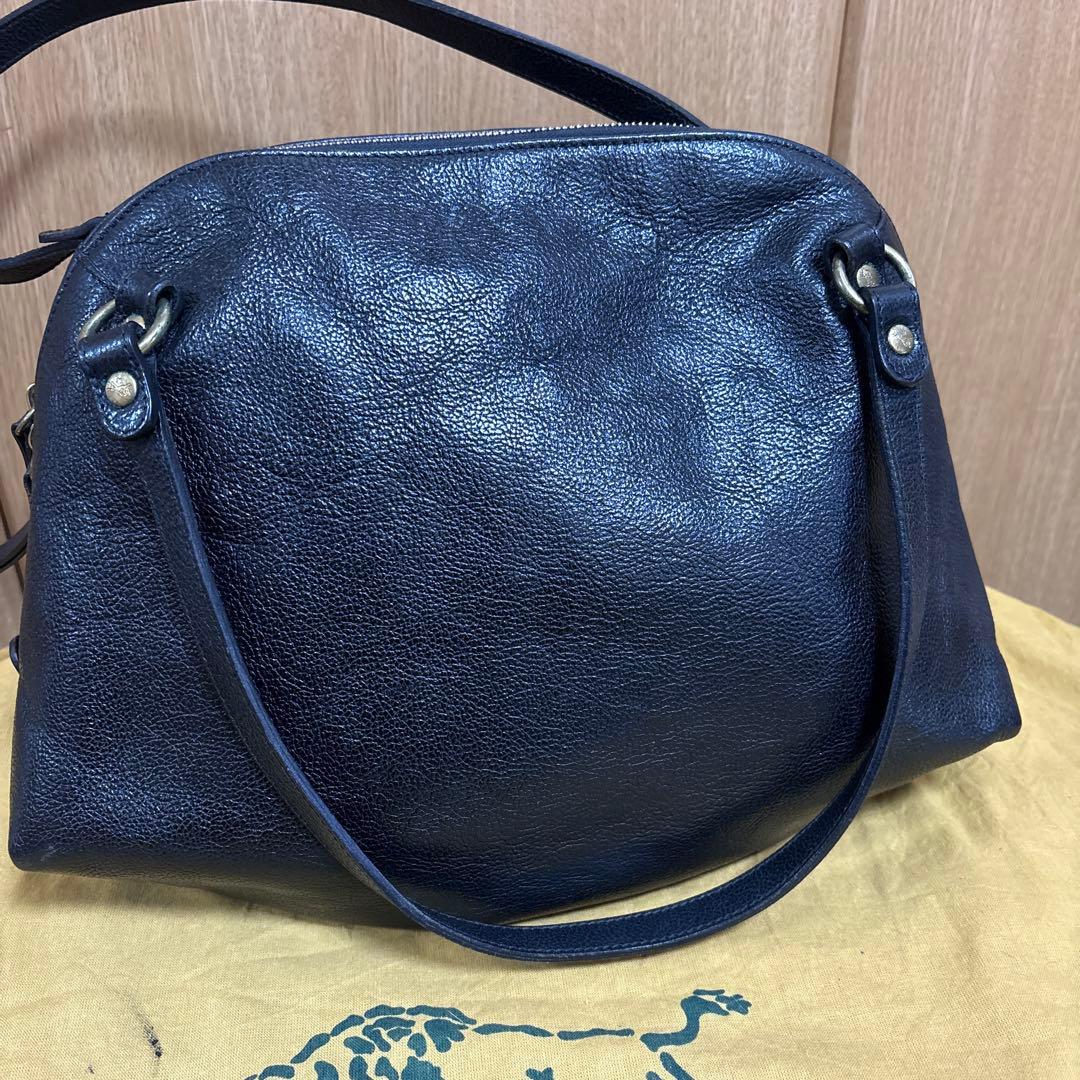 IL BISONTE ブラック レザー ハンドバッグ
