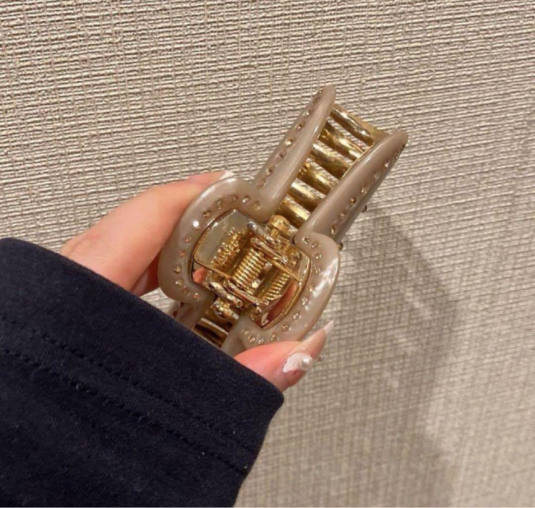 極美品 ACCA ティアラクイーン ベージュ 即日発送