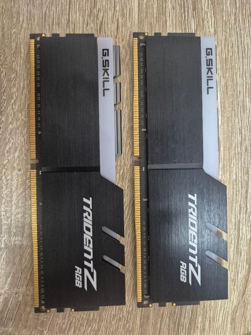 メモリー G.Skill Trident Z RGB DDR4 32GB 4000MHz
