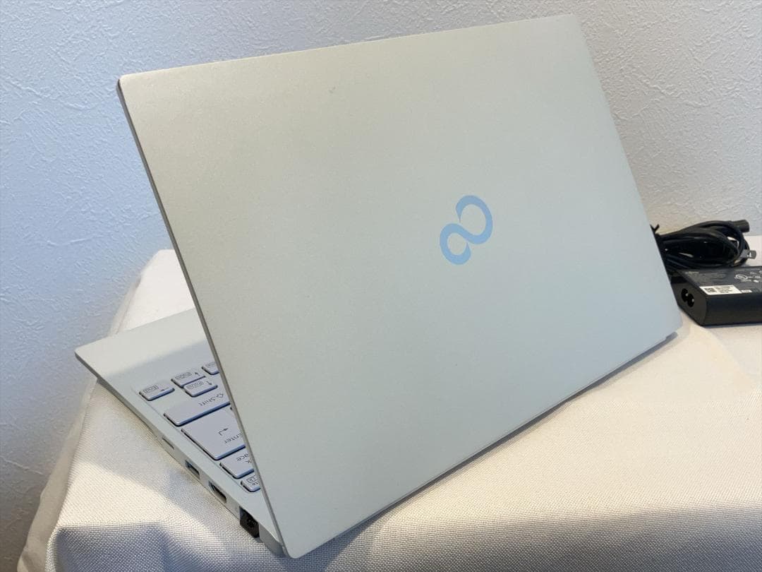 Windowsノート本体 LIFEBOOK UH08/J9 Ultra7-155H/16GB/512GB