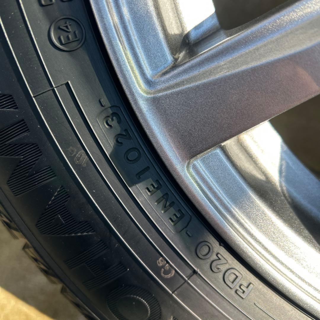 売り切りヨコハマ　スタッドレスタイヤ4本セット　16インチ205/60R16