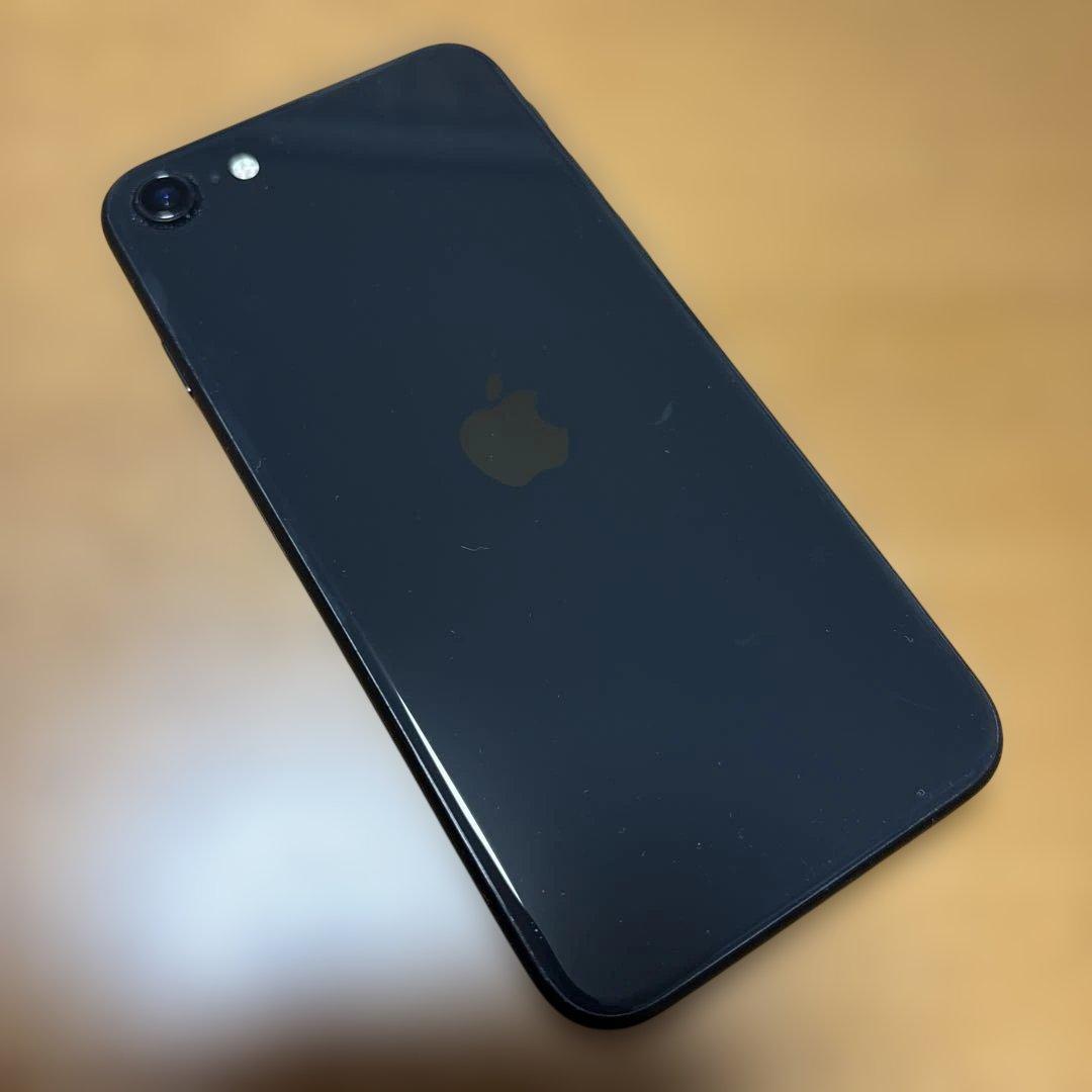 a*a様 iPhone SE (第2世代) ブラック 本体