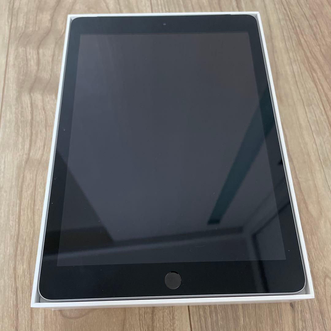 【中古品】iPad (6th Generation) 32GB スペースグレー