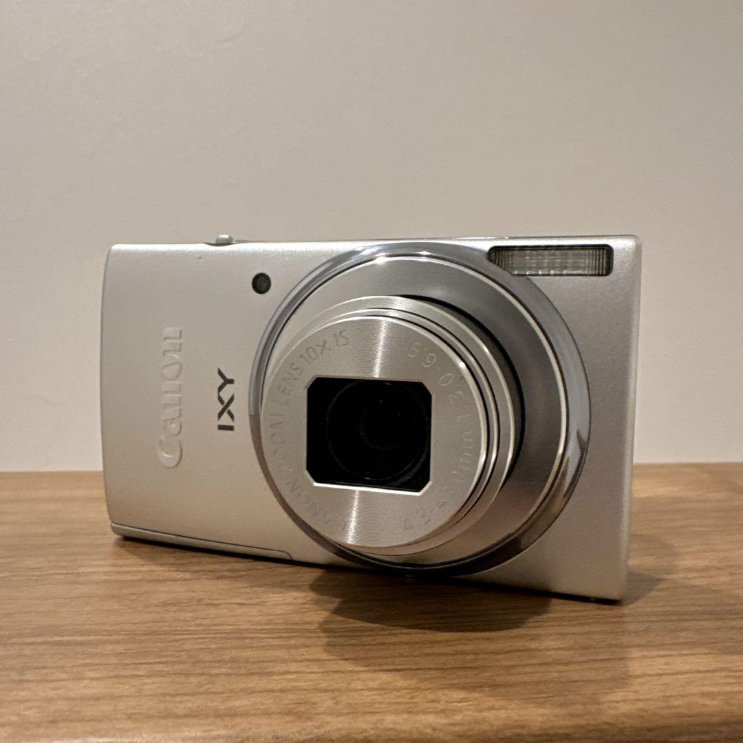Canon IXY 140 シルバー　コンパクトデジタルカメラ