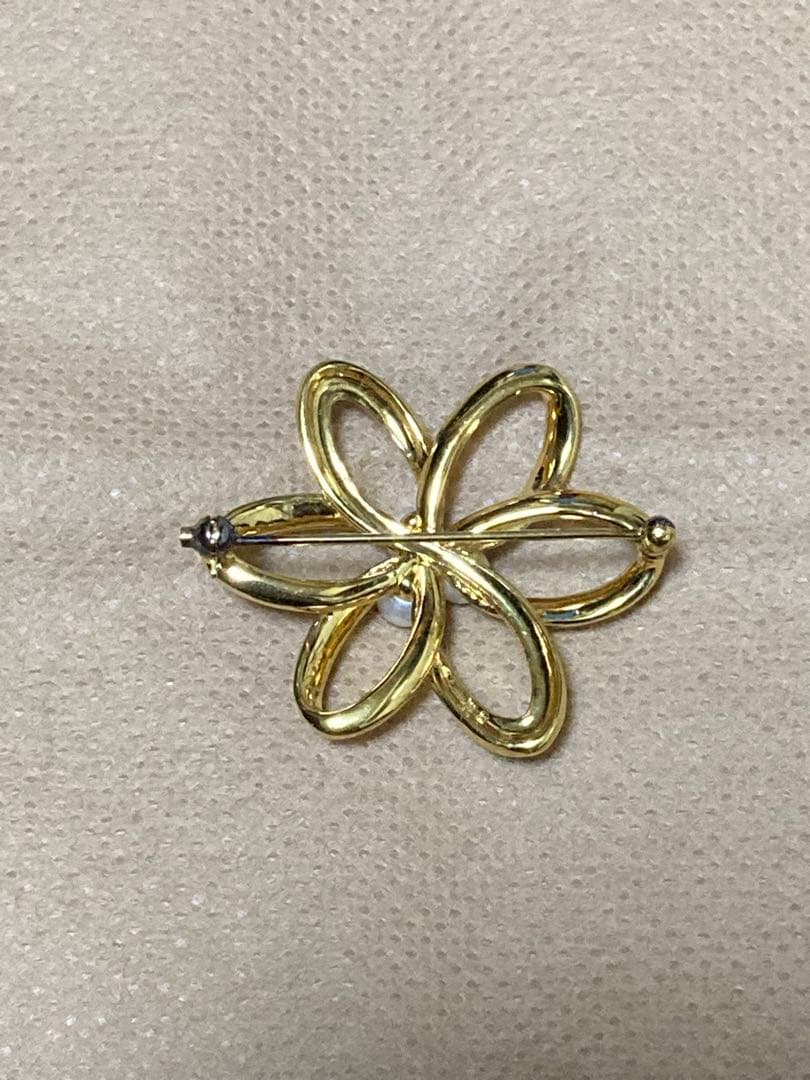 MIKIMOTO 真珠ブローチ silver ゴールドカラー