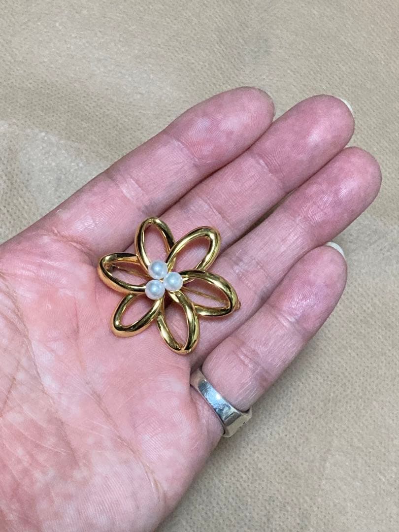 MIKIMOTO 真珠ブローチ silver ゴールドカラー