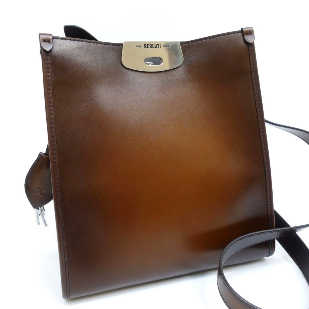 【未使用品】ベルルッティ　ショルダーバッグ　エミーオ　ホーボー　メッセンジャー