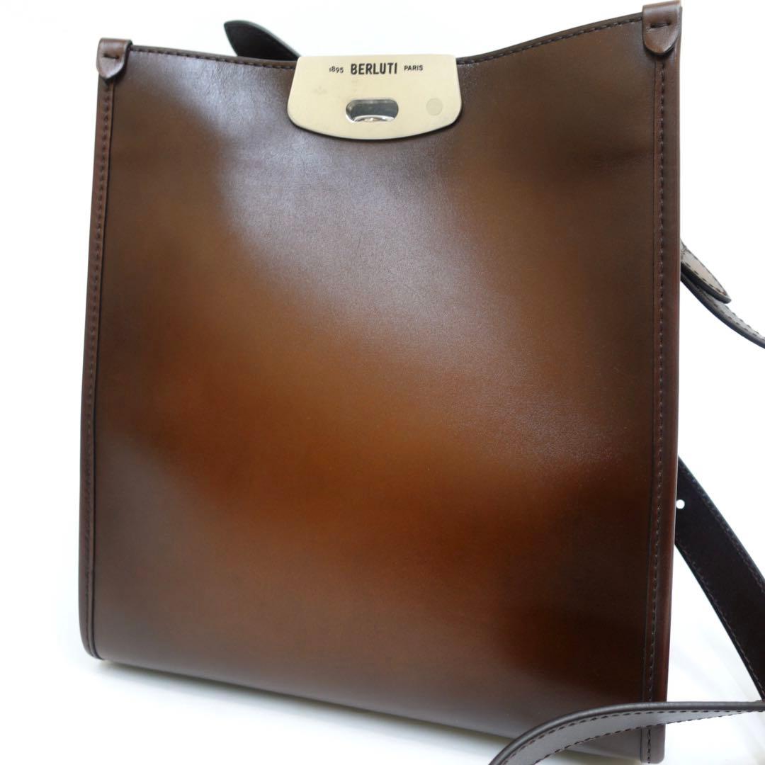 【未使用品】ベルルッティ　ショルダーバッグ　エミーオ　ホーボー　メッセンジャー