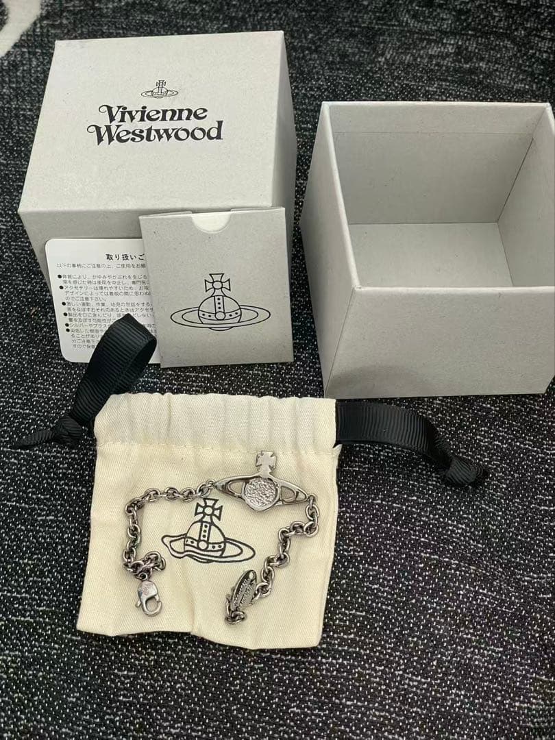 Vivienne Westwood オーブブレスレット