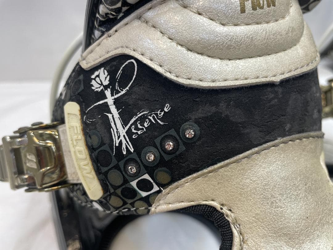 ◆ スノーボード バインディング Flow Essence [M] スノボ