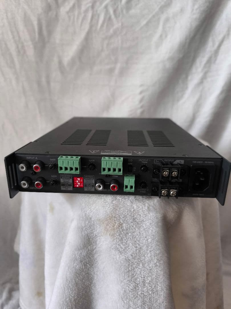 BOSE IZA 250-LZ インテグレーテッド ゾーンアンプ