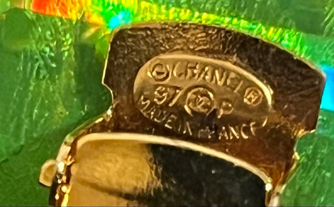 CHANEL レインボーカラーヴィンテージシャネルロゴバレッタ
