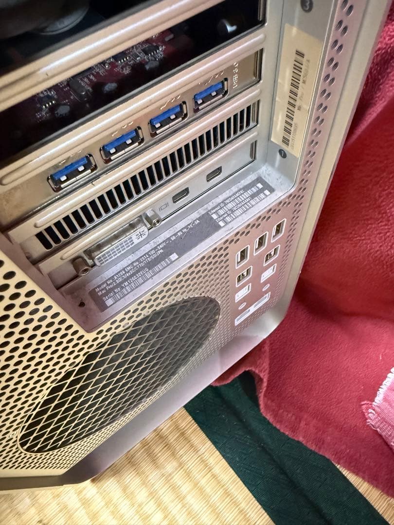 Mac Pro (A1289) 本体のみ HDDなし・動作未確認【手渡し可】