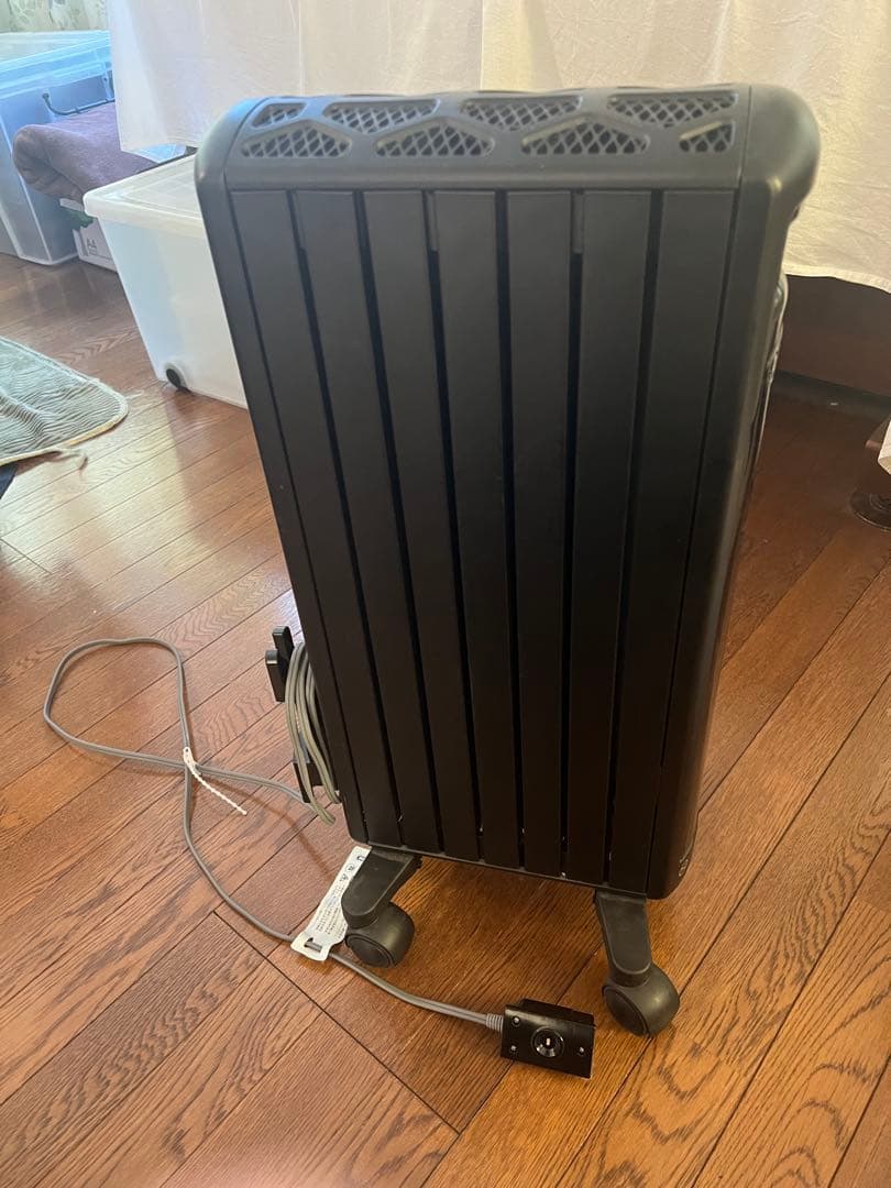 【通電確認済】DeLonghi 電気ヒーター 黒 縦型