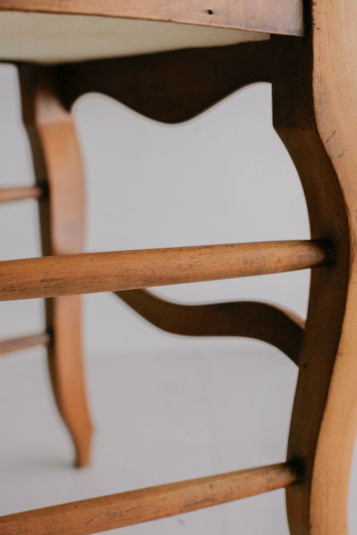 フランス　バルーンチェア　アンティーク 無垢財 モケット張り 古家具 ブロカント