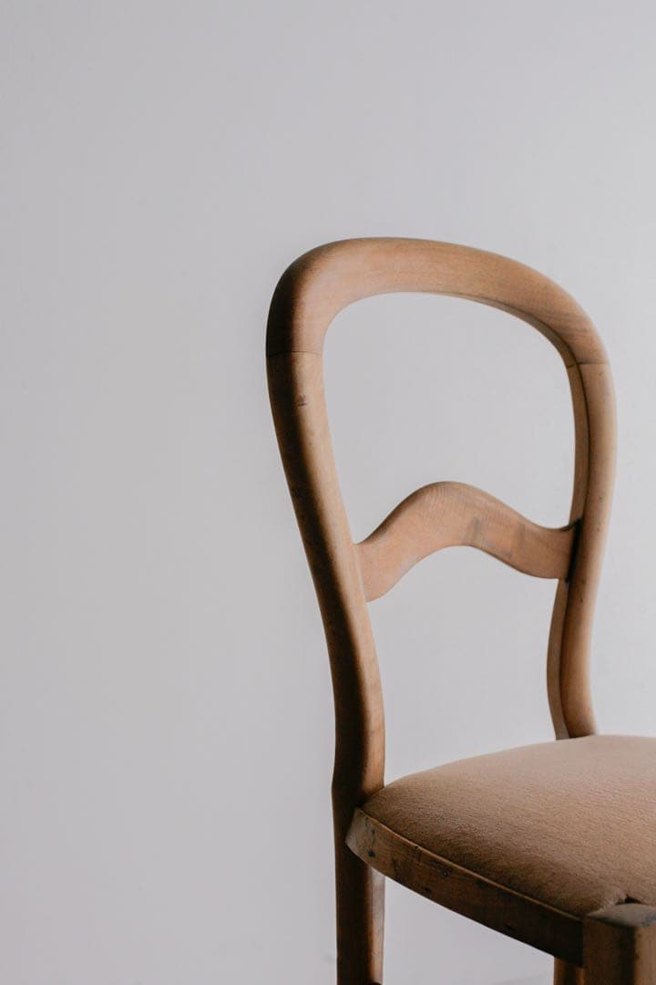 フランス　バルーンチェア　アンティーク 無垢財 モケット張り 古家具 ブロカント