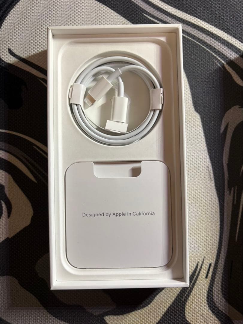 iPhone14 本体 ホワイト 128GB ケース付き