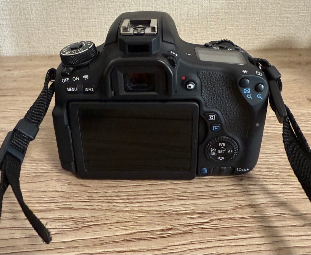 Canon EOS 8000D ダブルズームキット＆ EF50mm 単焦点レンズ