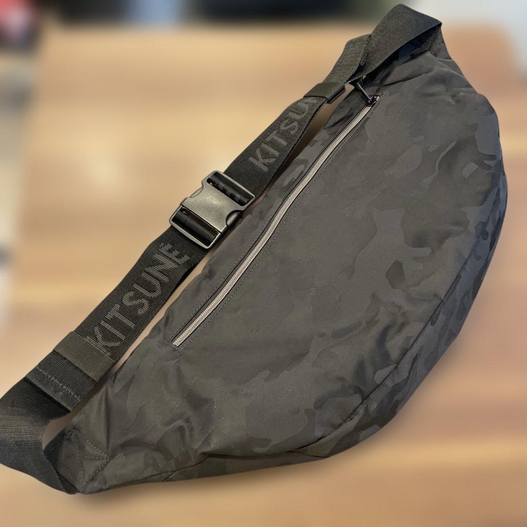 MAISON KITSUNÉ × EASTPAK ボディバッグ　メゾンキツネ