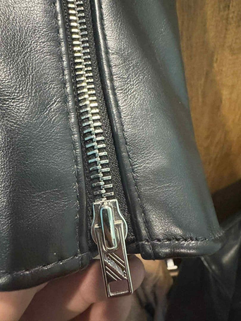 AVIakit ブラックレザージャケット 42