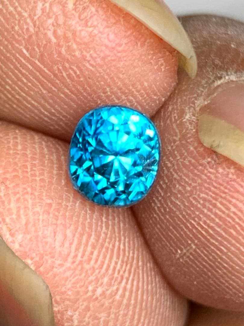 チ*介様 天然ブルージルコン 1.905ct