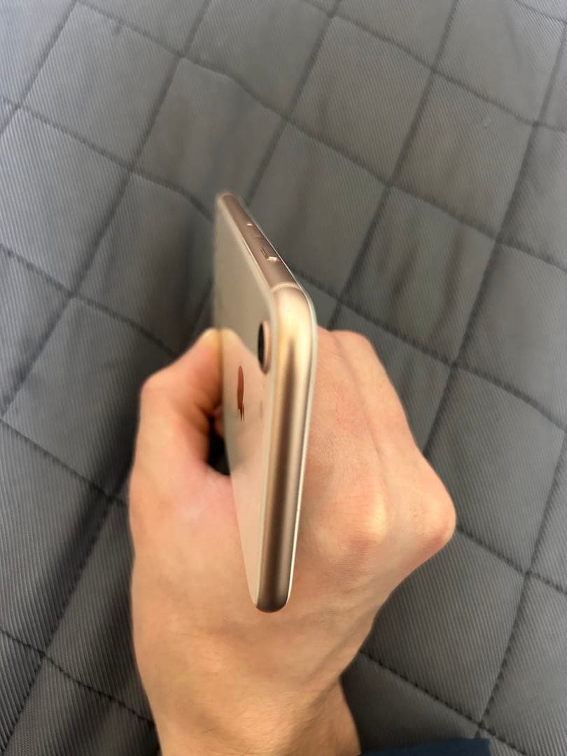 【ほぼ傷なし】Apple iPhone 8 ゴールド 本体