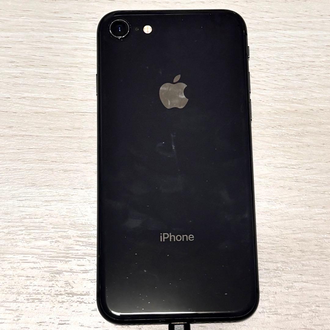 iPhone8 ブラック ライトニングケーブル付き