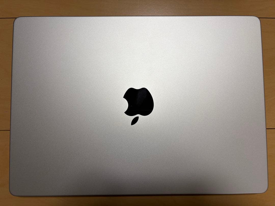 【極美品】M5 14インチ MacBook Pro 512GB シルバーおまけ付