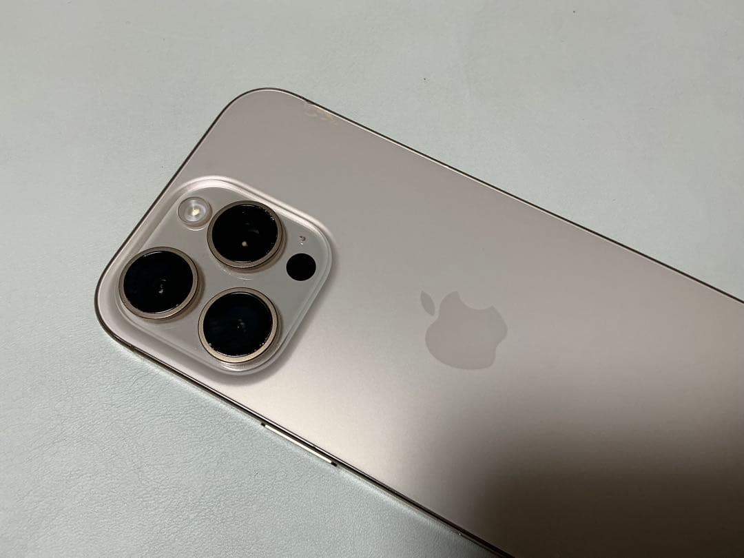 iPhone 16 Pro 256GB デザートチタニウム SIMフリー