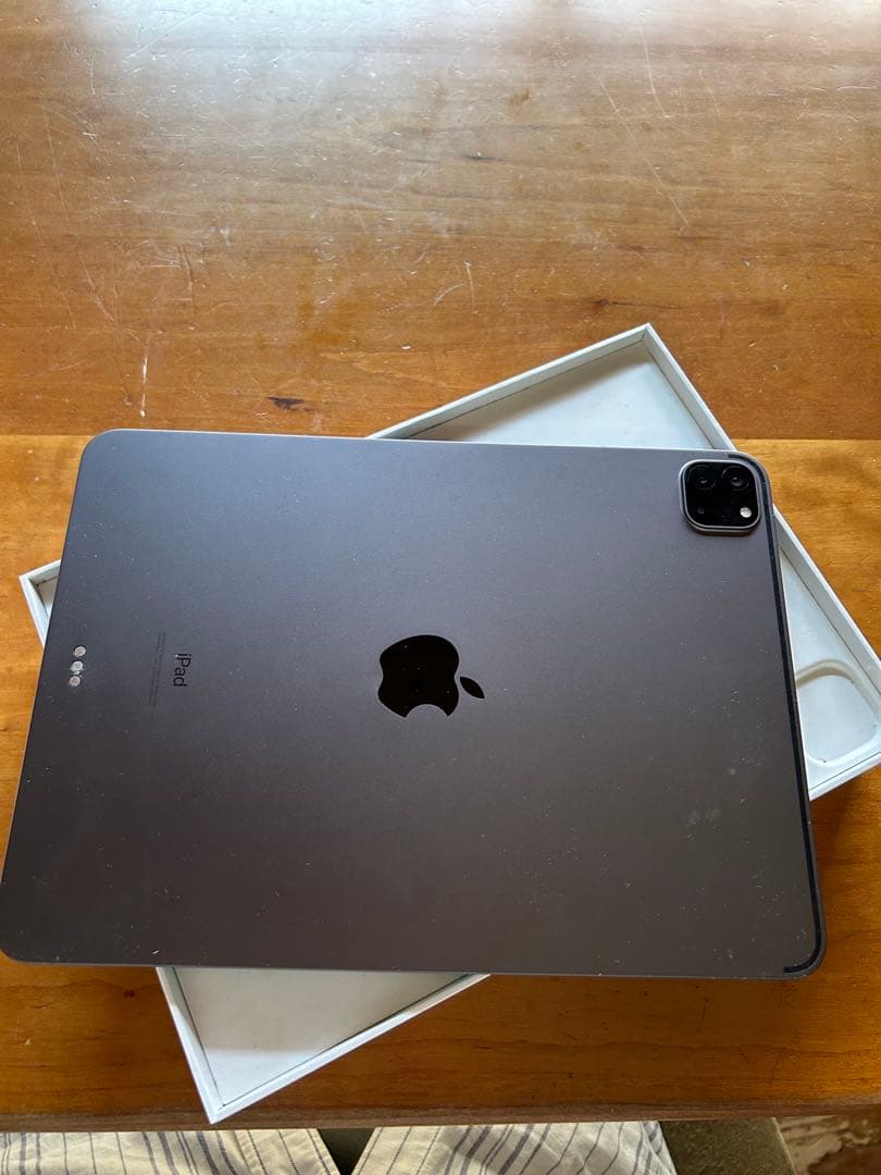 ゴチェ　iPad Pro 11インチ 256GB スペースグレー