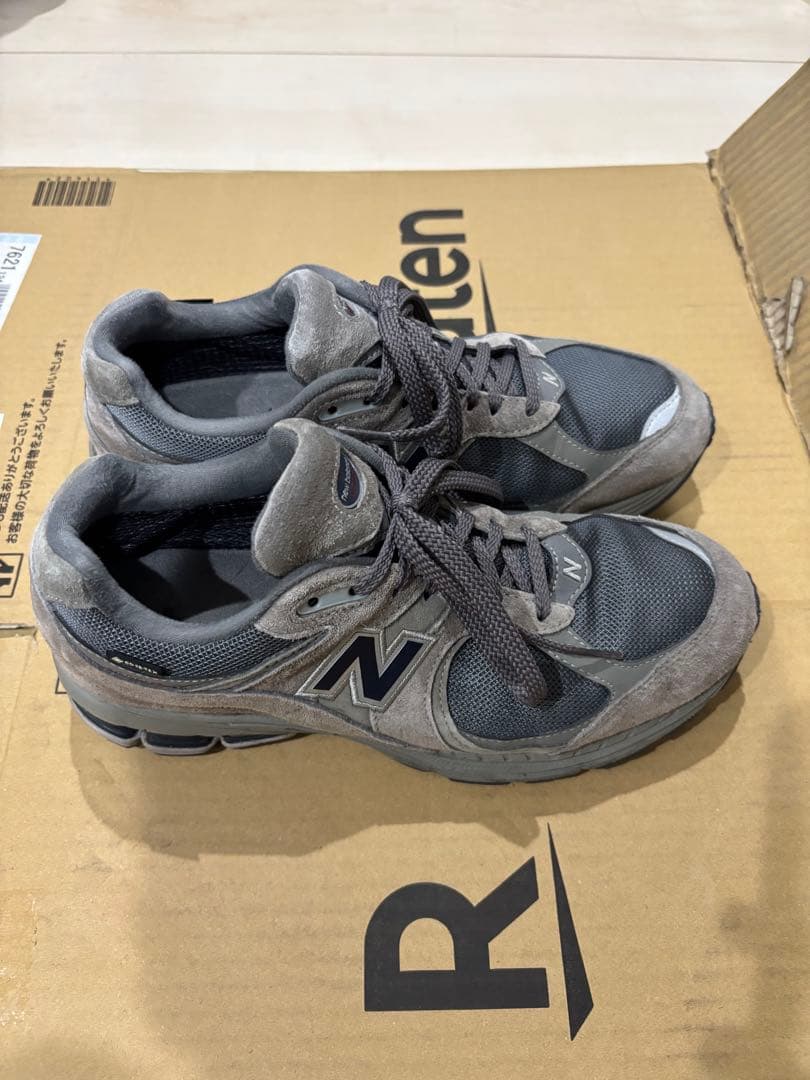 靴 new balance M2002RXC