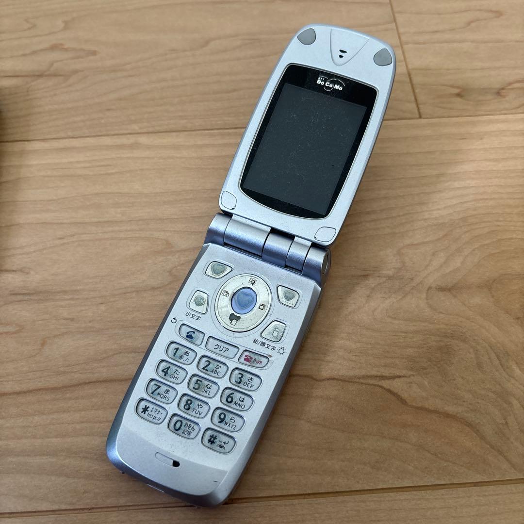 D252i NTT docomo 折りたたみ式 携帯電話