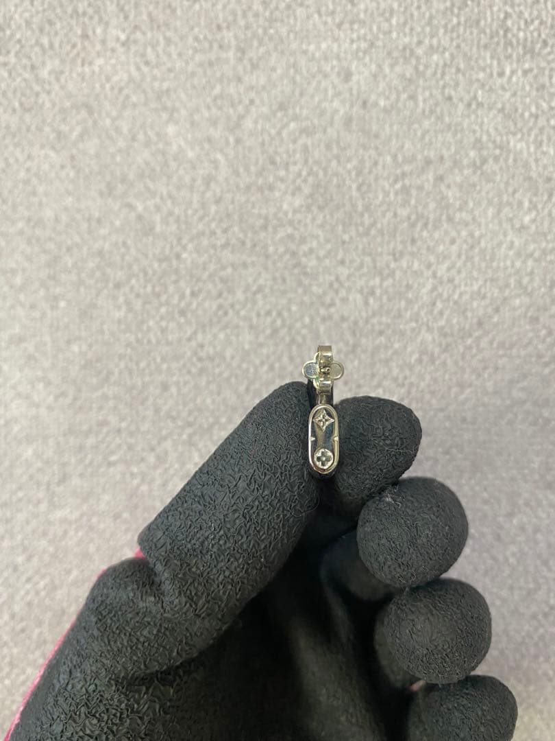 【美品】ルイヴィトン ピアス 片耳 スクエア モノグラム シルバー
