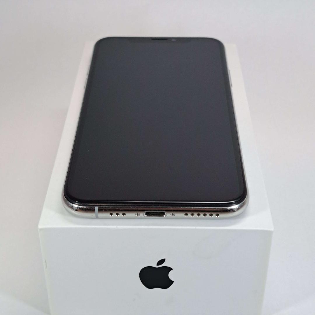 iPhone Xs 64GB シルバー