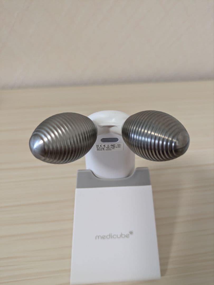 AGE-R DREAM EMS ՏᕼOT美顔器 & ブースタージェル セット