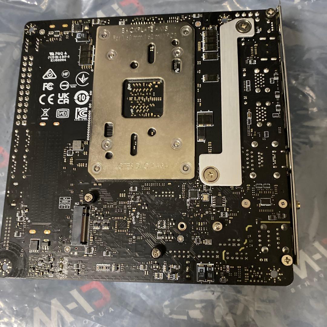 MSI B650I EDGE WIFI マザーボード