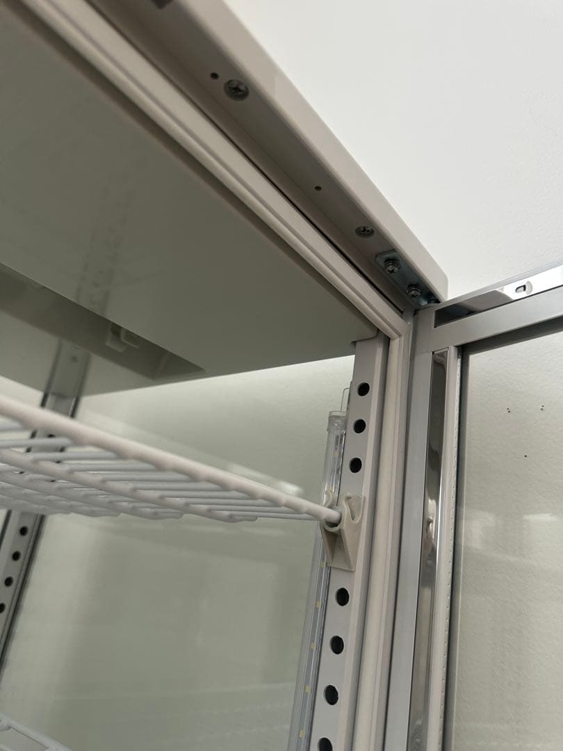 【引き取り限定】ガラス冷蔵庫 ホワイト 3段棚付き　冷蔵ショーケース　卓上