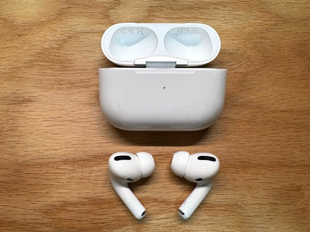 AirPods Pro 本体 ワイヤレス充電ケース付き 付属品完備