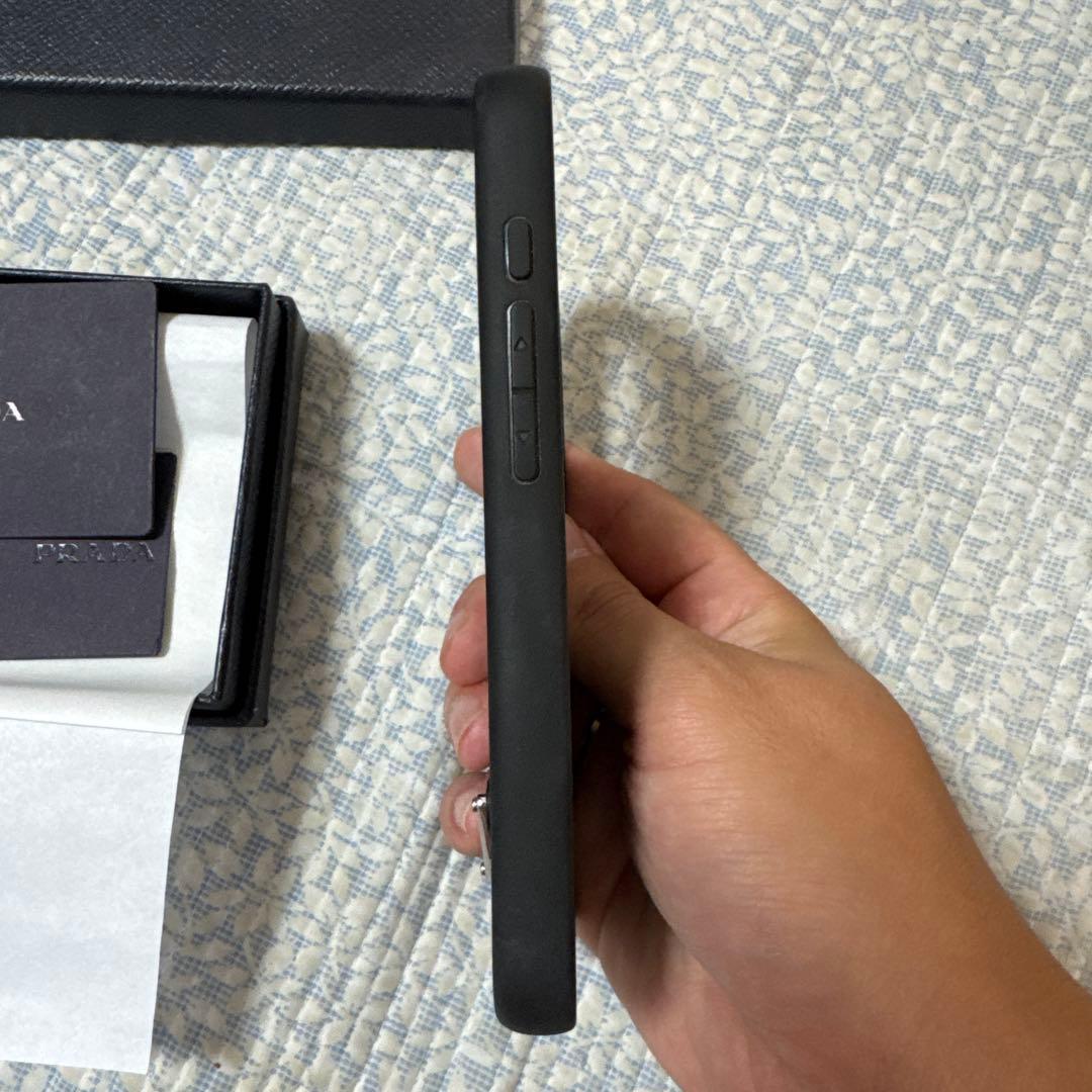 Quma　PRADA ブラックレザー iPhone15pro用ケース