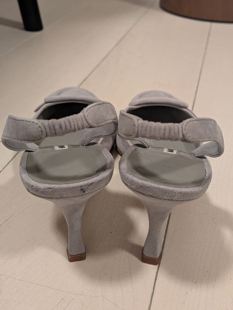 MANOLO BLAHNIK グレー ポインテッドトゥ ミュール