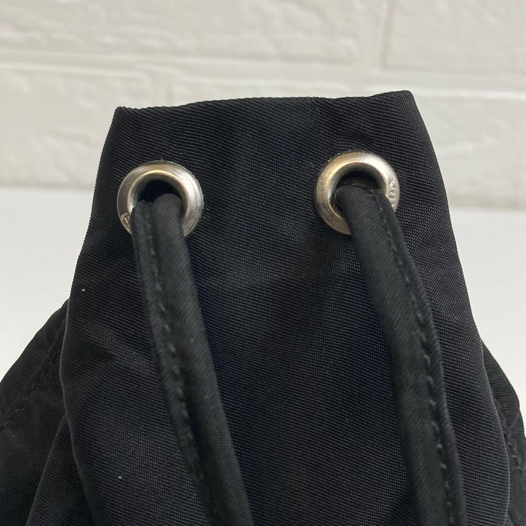 【極美品】PRADA プラダ　巾着ポーチ　バッグ　ブラック　ナイロン　三角ロゴ