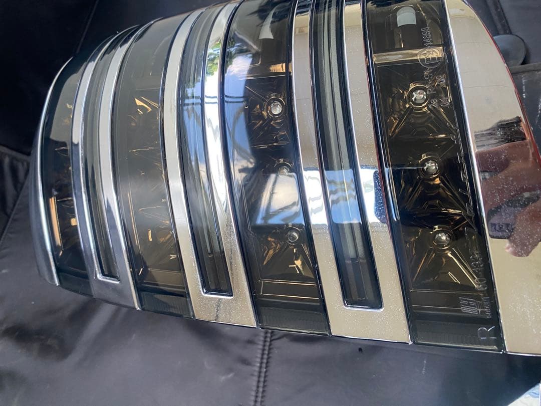 ヴァレンティ ジュエルLED シーケンシャルテールランプ　左右セット　綺麗