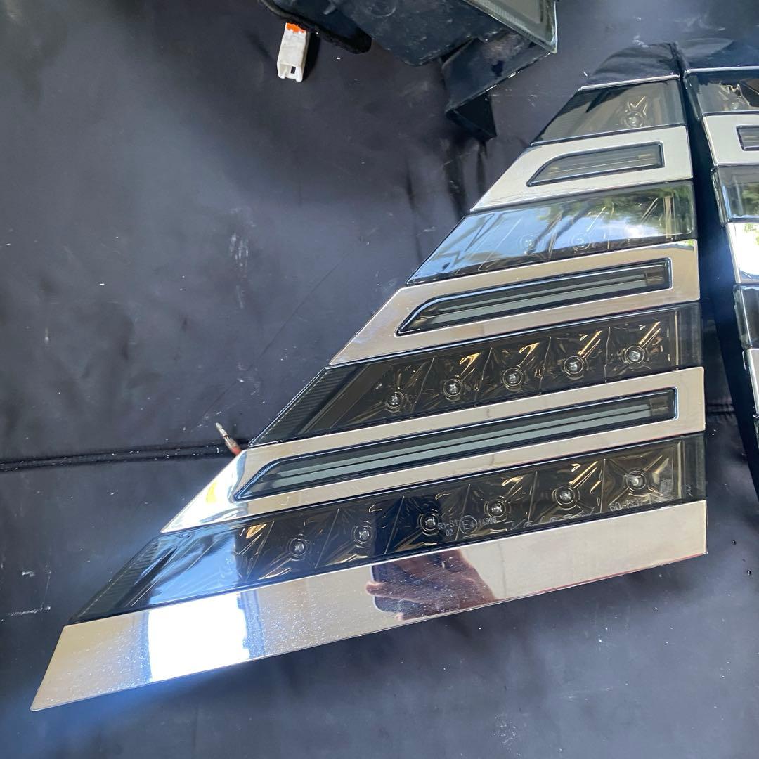 ヴァレンティ ジュエルLED シーケンシャルテールランプ　左右セット　綺麗