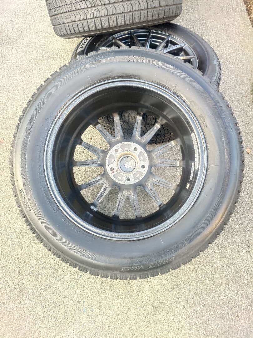 アルファード30系 スタッドレスタイヤ·アルミ