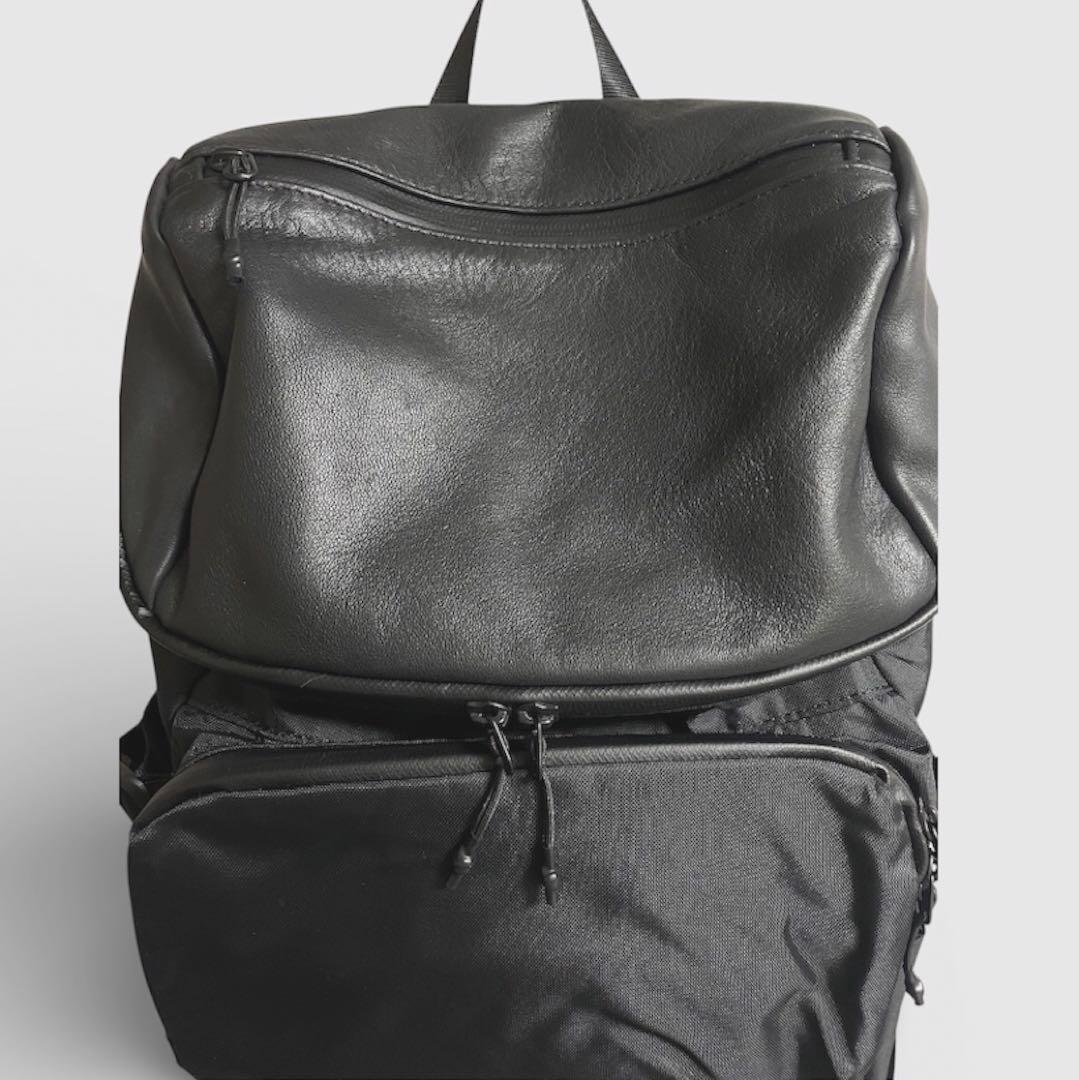 BURLAPOUTFITTER×earレザーフラップジップリュック　イアパピヨネ